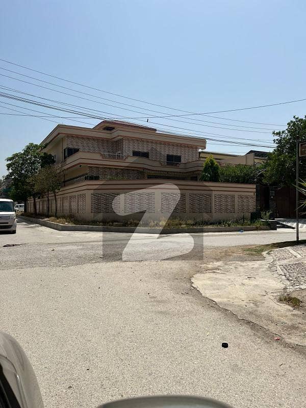 One Kanal House Corner House For Sale In Hayatabad Phase 2 H4