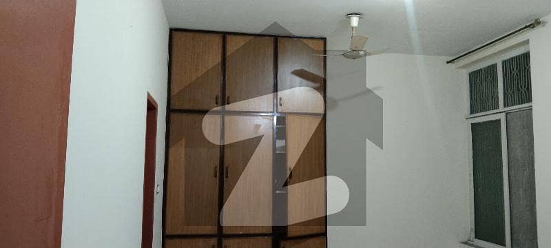 Upper Portion In Mozang For Rent