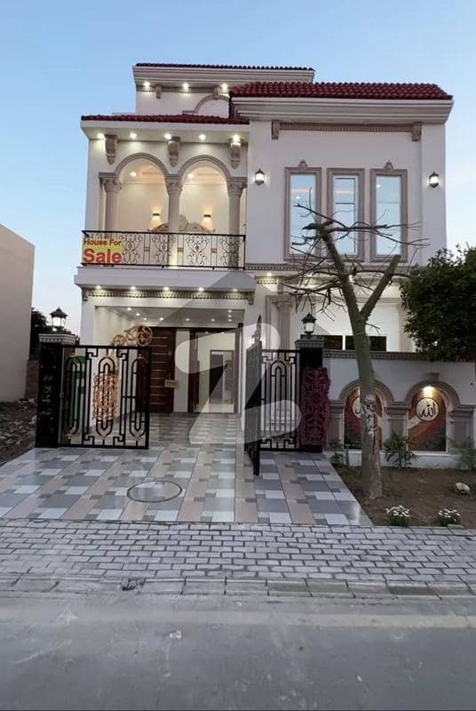 5 Marla Brand New House In Prime Location Near Park Mosque And Markets