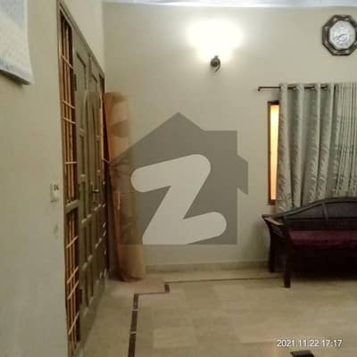 کامران چورنگی کراچی میں 5 کمروں کا 5 مرلہ مکان 2.5 کروڑ میں برائے فروخت۔