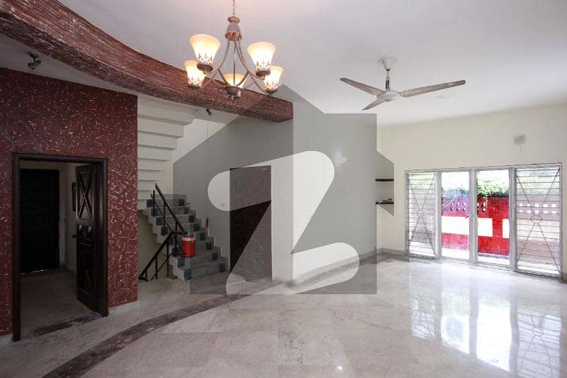 2250 Square Feet House Ideally Situated In Dha Phase 1