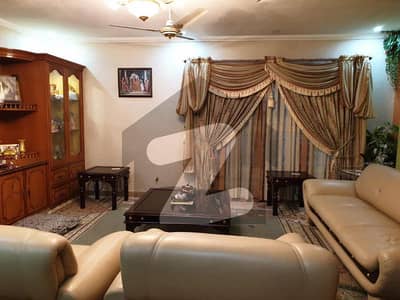 ڈی ایچ اے فیز 4 ڈیفنس (ڈی ایچ اے) لاہور میں 2 کمروں کا 1 کنال بالائی پورشن 70 ہزار میں کرایہ پر دستیاب ہے۔