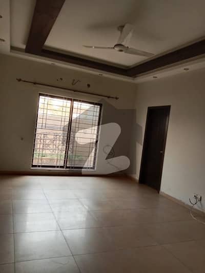 1 Kanal Lower Portion For Rent In Ex Park View Phase 8