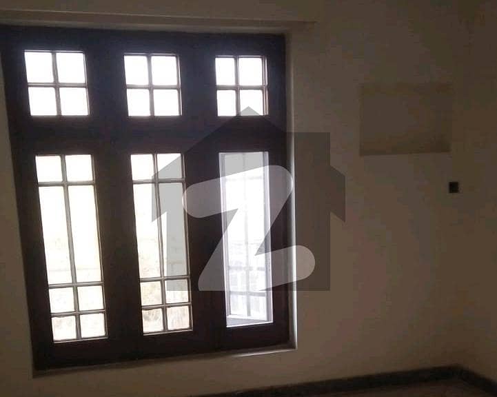 ماڈل سٹی ون کینال روڈ فیصل آباد میں 4 کمروں کا 7 مرلہ مکان 2.65 کروڑ میں برائے فروخت۔