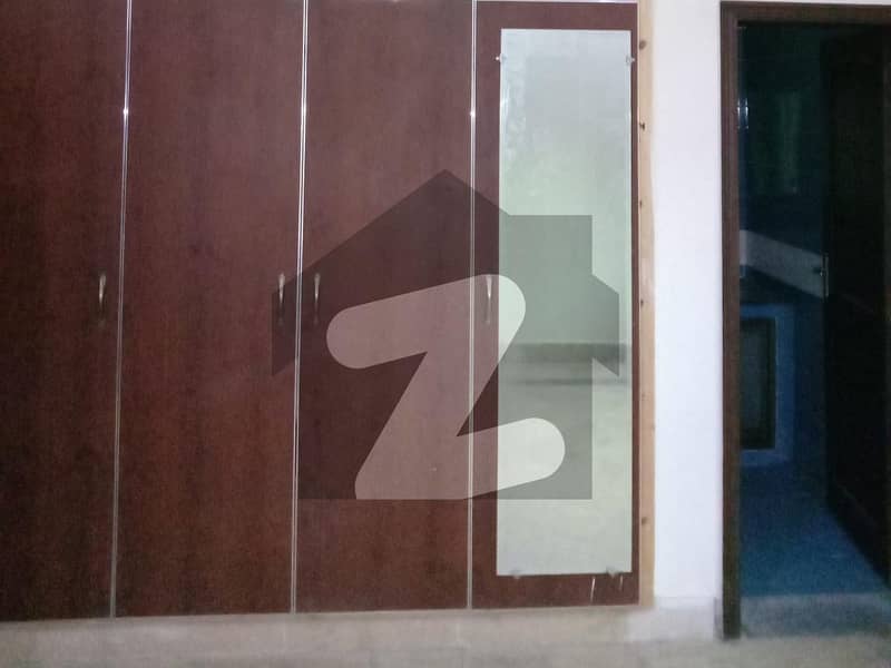 ماڈل سٹی ون کینال روڈ فیصل آباد میں 3 کمروں کا 5 مرلہ مکان 1.35 کروڑ میں برائے فروخت۔