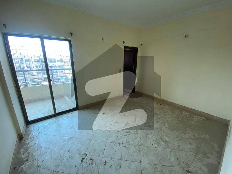 3 Bedroom Flat For Rent On Main University Road