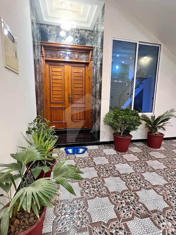 گلشنِ معمار - سیکٹر ایکس گلشنِ معمار گداپ ٹاؤن کراچی میں 6 کمروں کا 9 مرلہ مکان 4 کروڑ میں برائے فروخت۔
