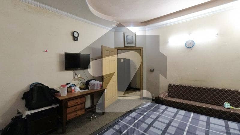 جوہر ٹاؤن فیز 2 - بلاک کیو جوہر ٹاؤن فیز 2 جوہر ٹاؤن لاہور میں 6 کمروں کا 10 مرلہ مکان 2.65 کروڑ میں برائے فروخت۔