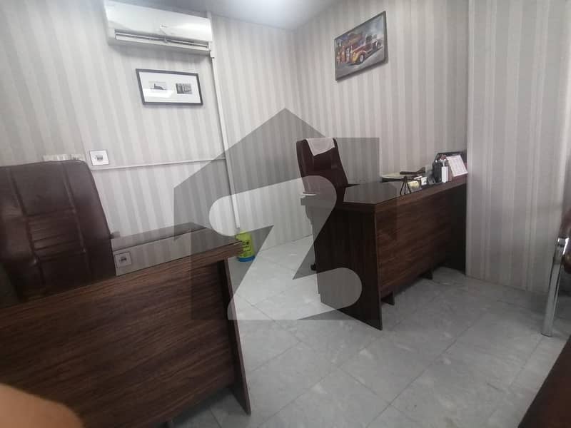 Prime Location Main Markaz Of Rawalpindi & Islamabad 170sqft Ready Office For Rent