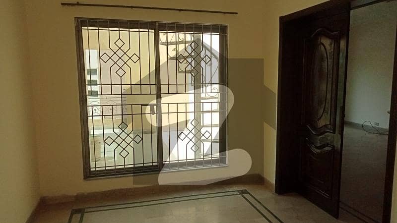 4500 Square Feet Upper Portion Available For Rent In Dha Phase 4 - Block Hh