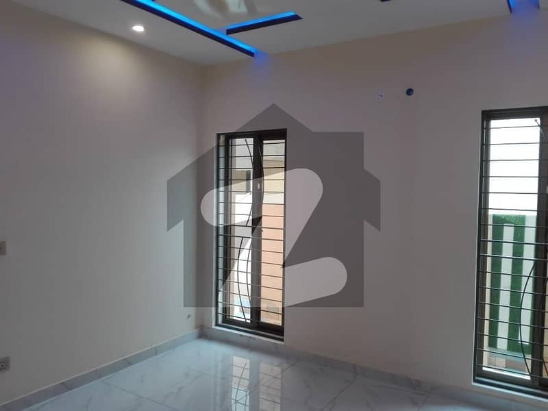 Premium Prime Location 1 Kanal Upper Portion Is Available For rent In Lahore