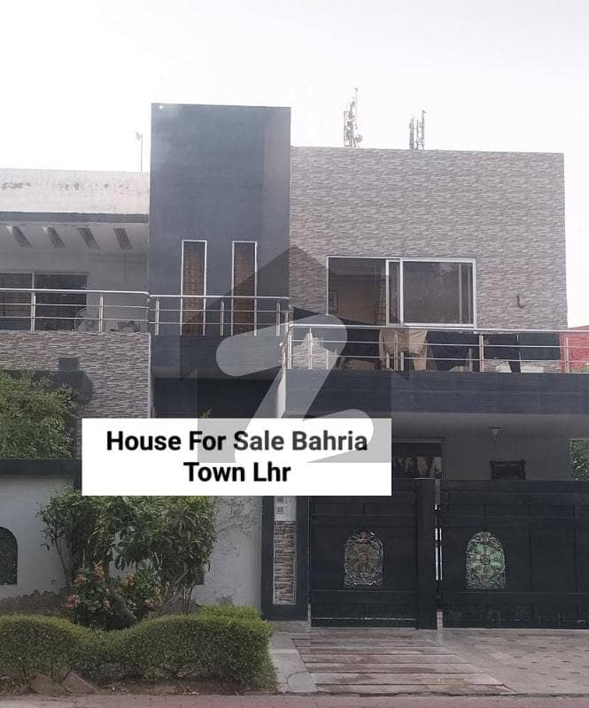 1 Kanal House For Sale With Basement 7 Bedroom 7bathrooms 2 Servant Good Location 4 Years Use