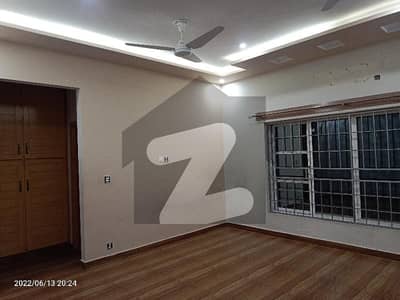 1 Kanal Vip House For Sale In Hayatabad Phase 2 J2 Near To Masjid Market And Park
