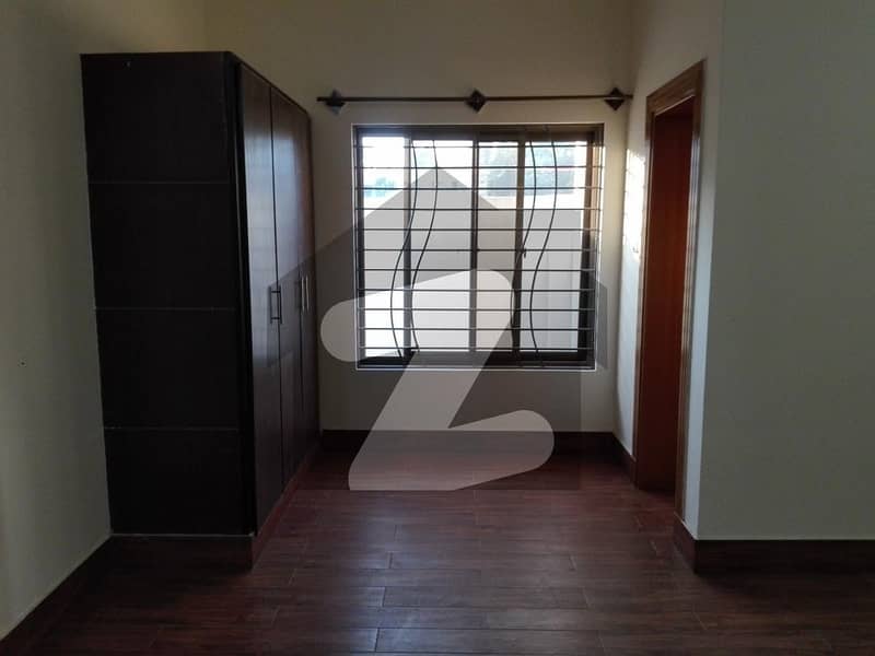 House For sale In Beautiful Habibullah Colony