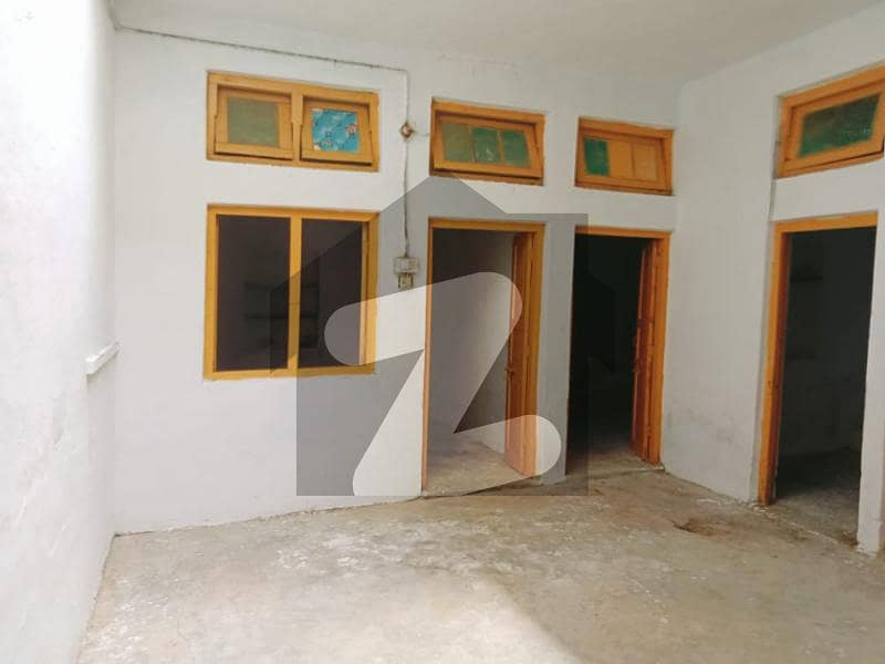 Centrally Located House Available In Kakshal For Rent