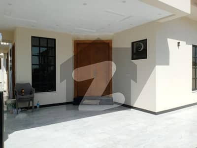 بحریہ ٹاؤن فیز 8 بحریہ ٹاؤن راولپنڈی راولپنڈی میں 5 کمروں کا 10 مرلہ مکان 1.2 لاکھ میں کرایہ پر دستیاب ہے۔