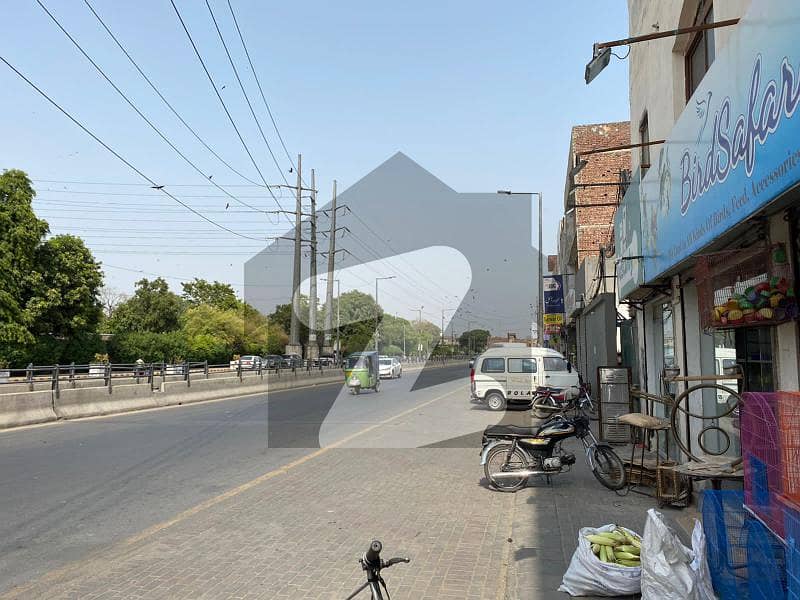 سمن آباد لاہور میں 4 مرلہ دکان 1.75 لاکھ میں کرایہ پر دستیاب ہے۔