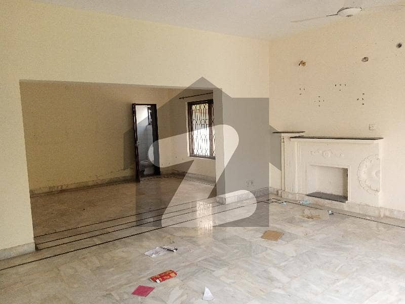 Lower Portion Of 4500 Square Feet Available In Dha Phase 3