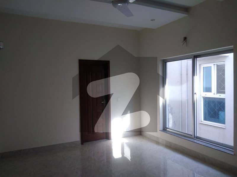 ڈی ایچ اے فیز 7 ڈیفنس (ڈی ایچ اے) لاہور میں 5 کمروں کا 14 مرلہ مکان 5.5 کروڑ میں برائے فروخت۔