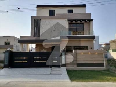 10 Marla Modern Style House Available For Sale