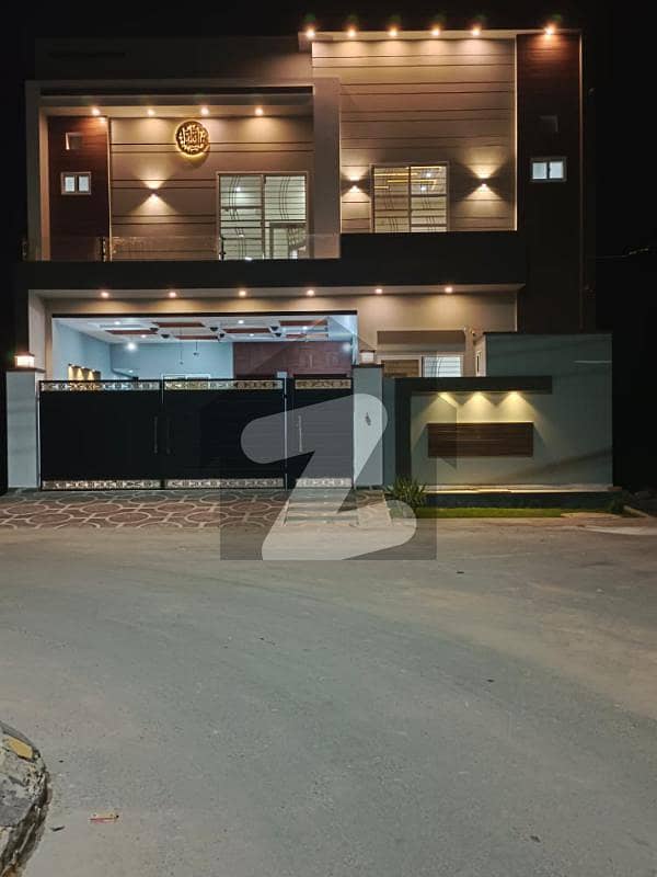 رفیع گارڈن ساہیوال میں 5 کمروں کا 10 مرلہ مکان 2.1 کروڑ میں برائے فروخت۔
