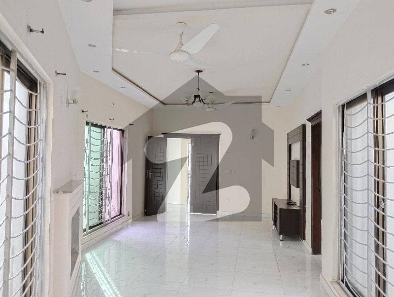 ڈی ایچ اے فیز 5 ڈیفنس (ڈی ایچ اے) لاہور میں 3 کمروں کا 10 مرلہ بالائی پورشن 57 ہزار میں کرایہ پر دستیاب ہے۔
