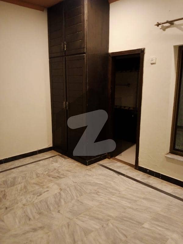 آفیسرز گارڈن کالونی ورسک روڈ پشاور میں 6 کمروں کا 6 مرلہ مکان 47 ہزار میں کرایہ پر دستیاب ہے۔