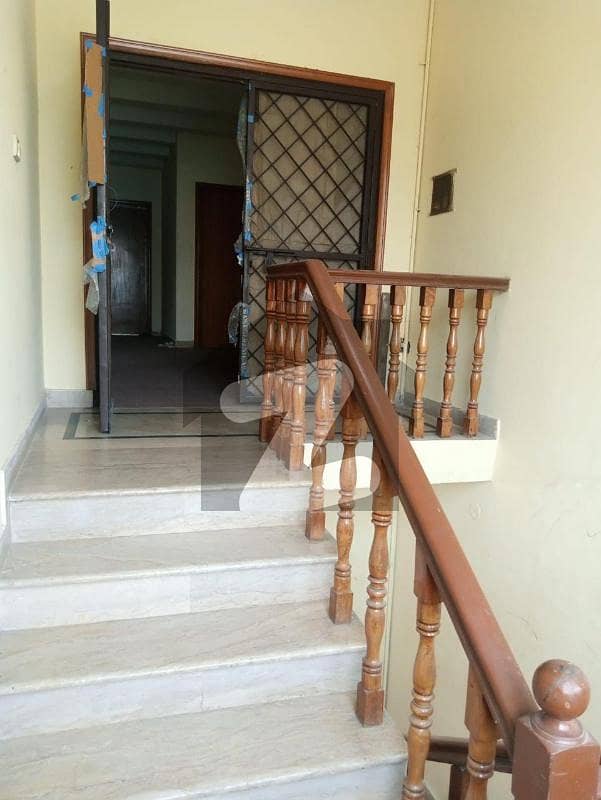 1 Kanal Separate Upper Portion Available For Rent