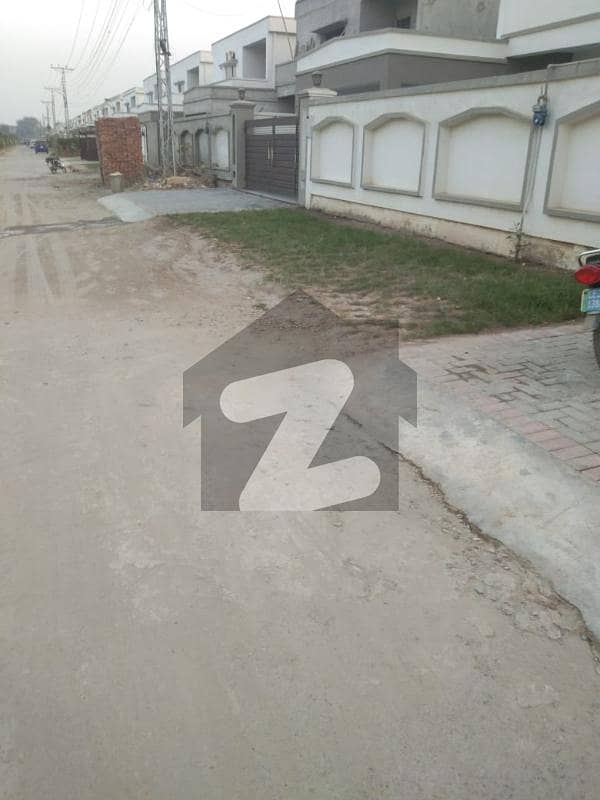 14 marla 04 bed room corner house PAF Falcon Complex, Gulberg, Lahore