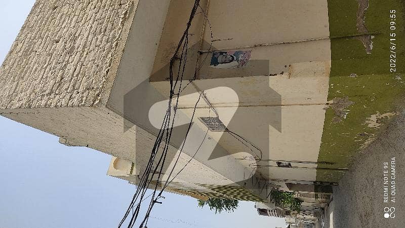 2700 Square Feet House In Irum Colony For Sale