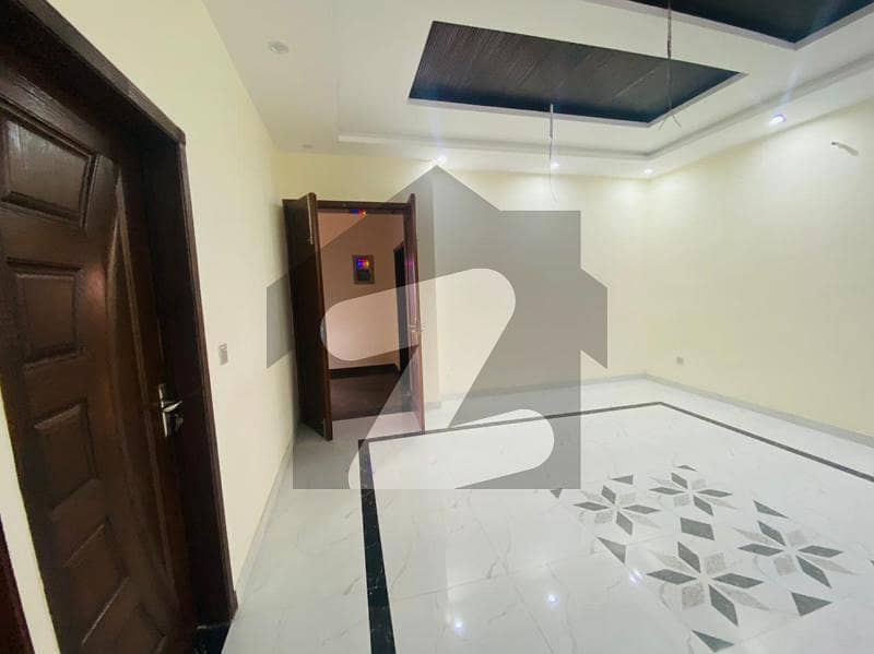 ایل ڈی اے ایوینیو ۔ بلاک بی ایل ڈی اے ایوینیو لاہور میں 2 کمروں کا 8 مرلہ بالائی پورشن 35 ہزار میں کرایہ پر دستیاب ہے۔