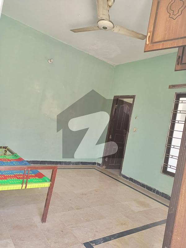 I 8 2 Bed Flat Available For Rent