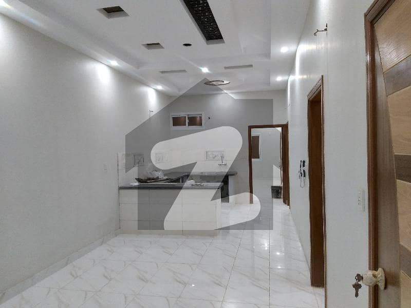 خالد بِن ولید روڈ کراچی میں 3 کمروں کا 8 مرلہ بالائی پورشن 3.1 کروڑ میں برائے فروخت۔
