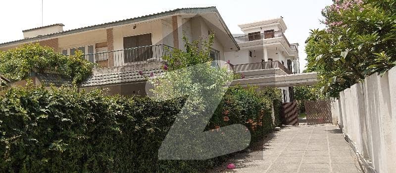 ناظم الدین روڈ اسلام آباد میں 10 کمروں کا 4 کنال مکان 50 کروڑ میں برائے فروخت۔