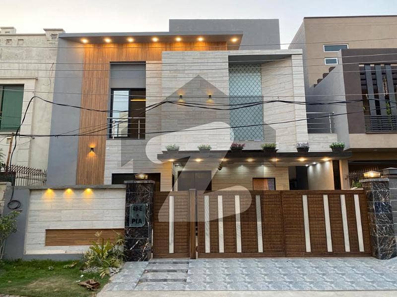 10 Marla Owner Build Brand New House Available For Sale.