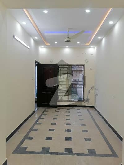 چکلالہ سکیم 3 چکلالہ سکیم راولپنڈی میں 4 کمروں کا 4 مرلہ مکان 52 ہزار میں کرایہ پر دستیاب ہے۔