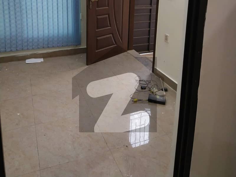 House For Grabs In 7 Marla Madina Town