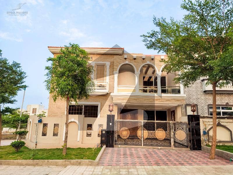 بحریہ ٹاؤن فیز 8 بحریہ ٹاؤن راولپنڈی راولپنڈی میں 5 کمروں کا 10 مرلہ مکان 4.65 کروڑ میں برائے فروخت۔