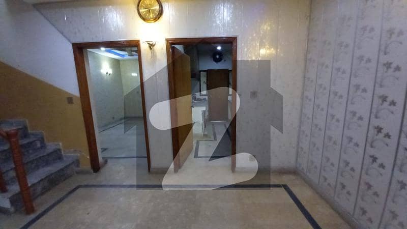 ایڈن لین ولاز 1 ایڈن لاہور میں 3 کمروں کا 4 مرلہ مکان 36 ہزار میں کرایہ پر دستیاب ہے۔