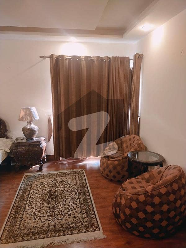 ڈی ایچ اے فیز 4 ڈیفنس (ڈی ایچ اے) لاہور میں 5 کمروں کا 1.1 کنال مکان 6.5 کروڑ میں برائے فروخت۔