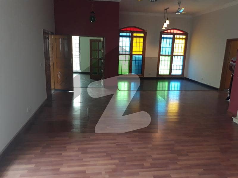 500 Sq Yard Beautiful Ground Portion For Rent In F-11 Islamabad -3beds With 3attached Bath