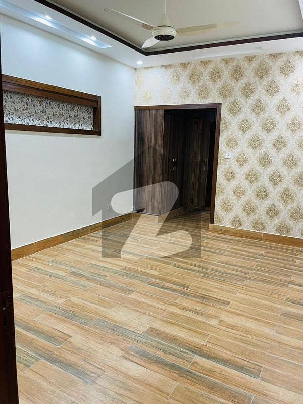 190 Square Feet Room In Central Walayat Colony For Rent