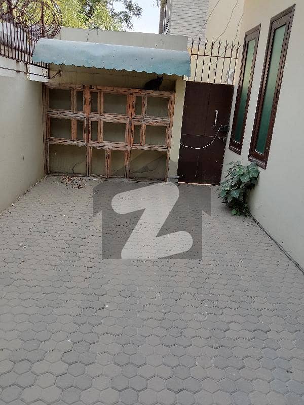 کلفٹن ۔ بلاک 8 کلفٹن کراچی میں 4 کمروں کا 14 مرلہ زیریں پورشن 82.5 کروڑ میں برائے فروخت۔