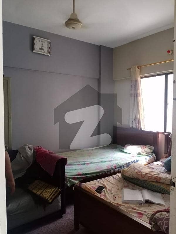 نارتھ ناظم آباد ۔ بلاک ڈی نارتھ ناظم آباد کراچی میں 3 کمروں کا 6 مرلہ فلیٹ 92 لاکھ میں برائے فروخت۔
