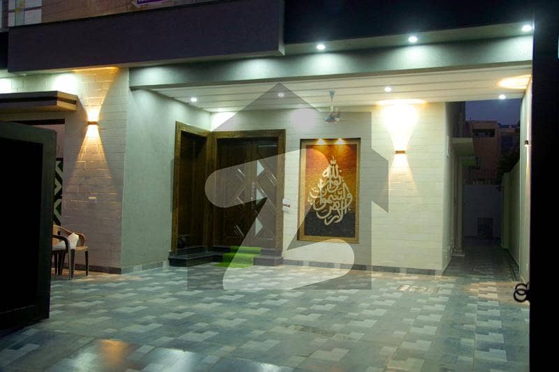 طارق گارڈنز ۔ بلاک سی طارق گارڈنز لاہور میں 5 کمروں کا 10 مرلہ مکان 4.25 کروڑ میں برائے فروخت۔