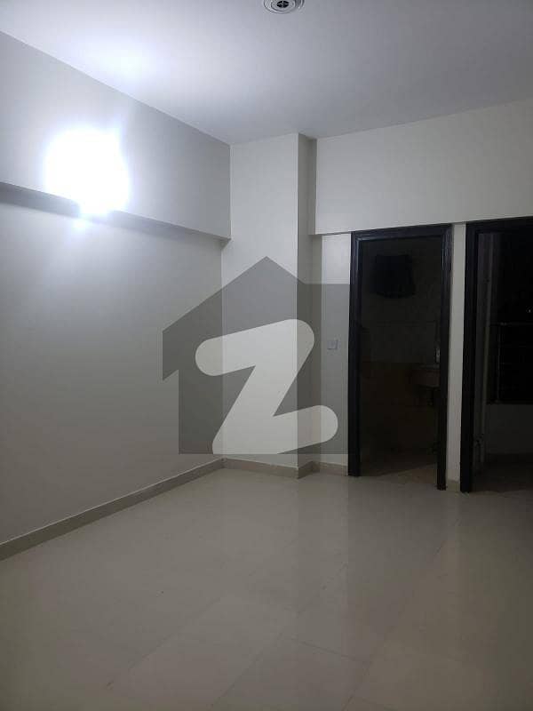 GROUND FLOOR FULLY WHITE TILES FLOORING VERY GOOD CONDITION