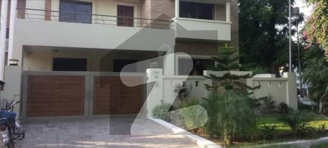 Eden Executive Block Society Boundary Wall Canal Road Faisalabad 17 Marla Double Storey House For Rent