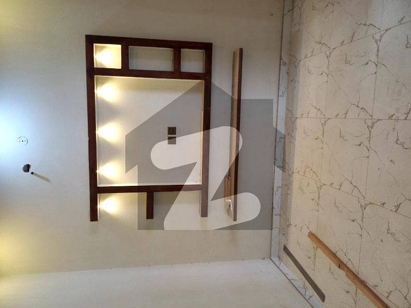 گلبرگ ویلی فیصل آباد میں 3 کمروں کا 5 مرلہ مکان 1.2 کروڑ میں برائے فروخت۔