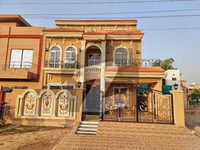 10 Marla House At 130 Feet Road For Sale In A Block Central Park Lahore