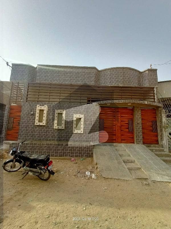 سُرجانی ٹاؤن - سیکٹر 4ڈی سُرجانی ٹاؤن گداپ ٹاؤن کراچی میں 5 کمروں کا 7 مرلہ مکان 1.3 کروڑ میں برائے فروخت۔